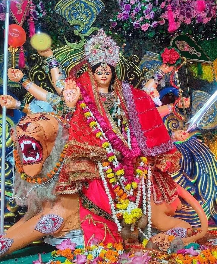 NAVRATRI DURGA PANDAL 2025: भारत के विभिन्न स्थानों के नवरात्रि दुर्गा पंडाल